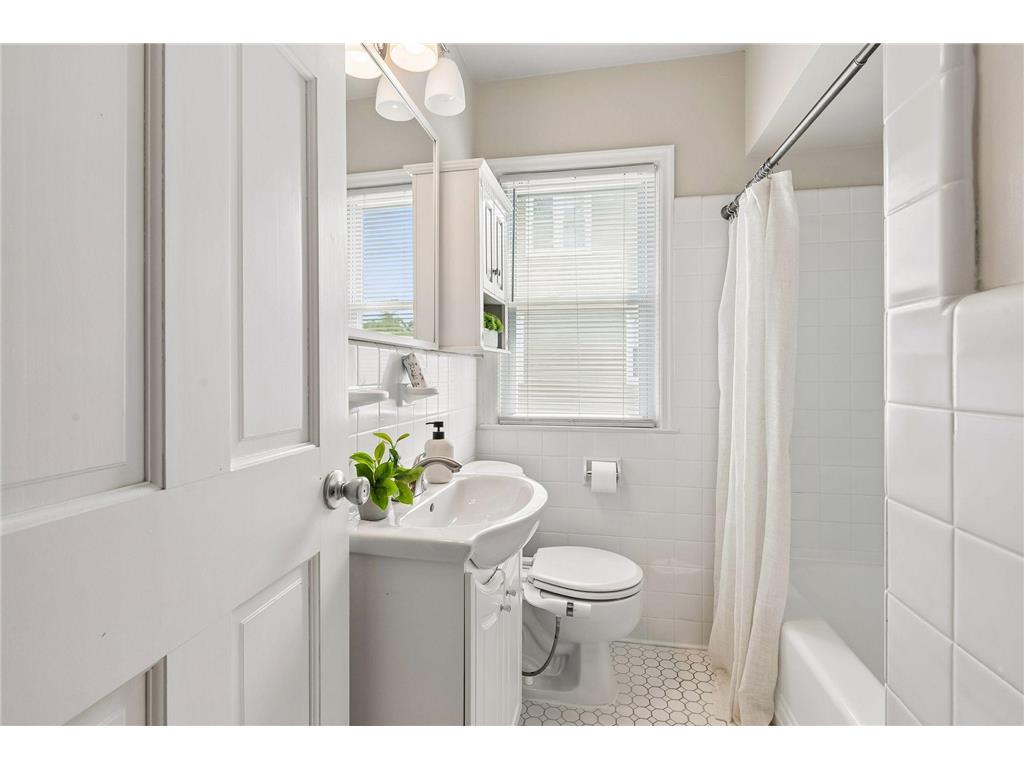 7321 Portland Avenue Richfield MN 55423 7035734 image20