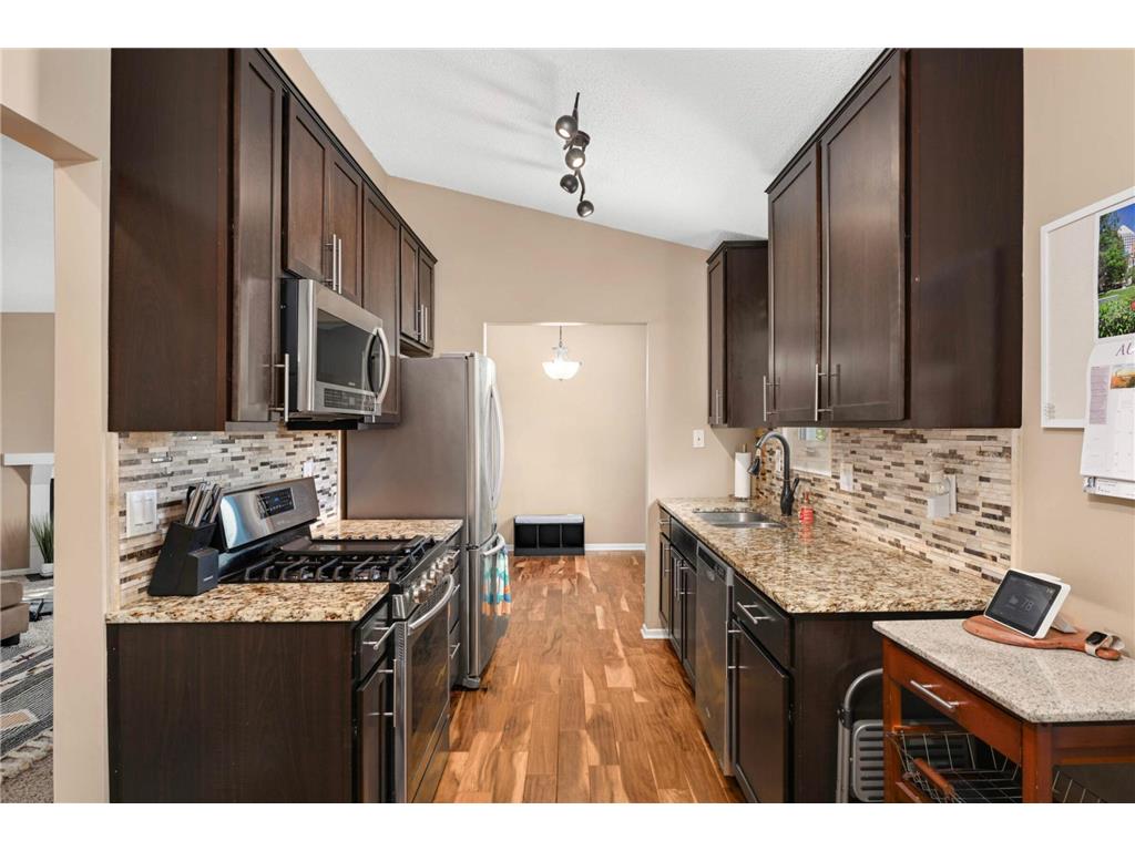 7321 Woodstock Curve Bloomington MN 55438 7049454 image12
