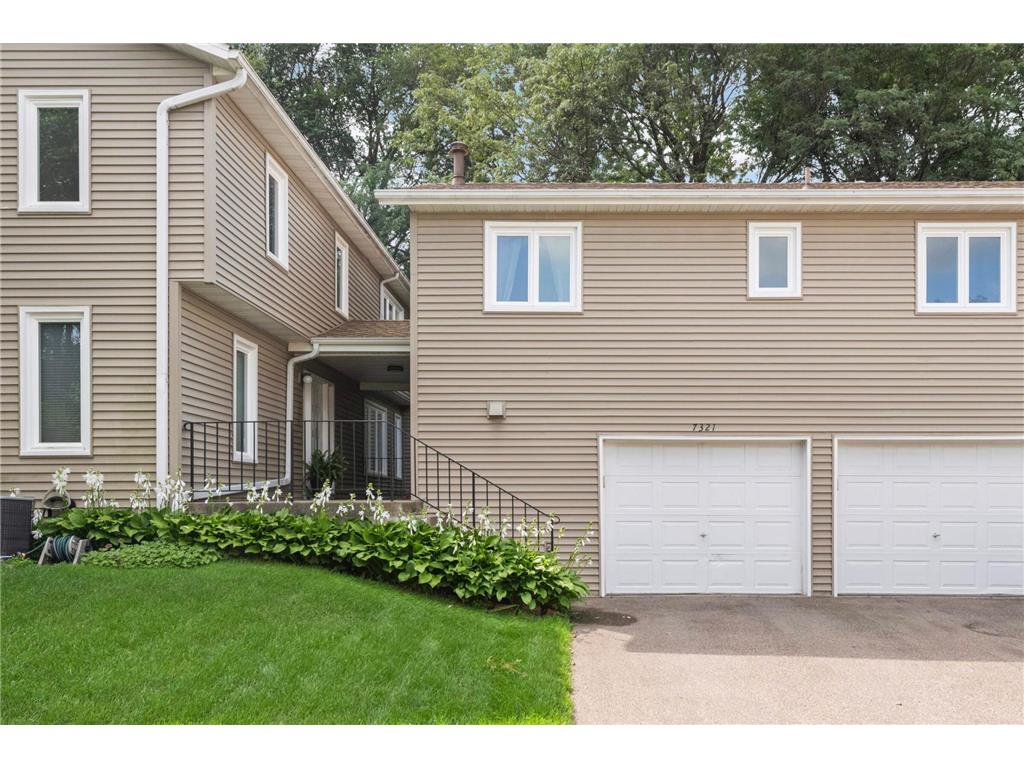 7321 Woodstock Curve Bloomington MN 55438 7049454 image2