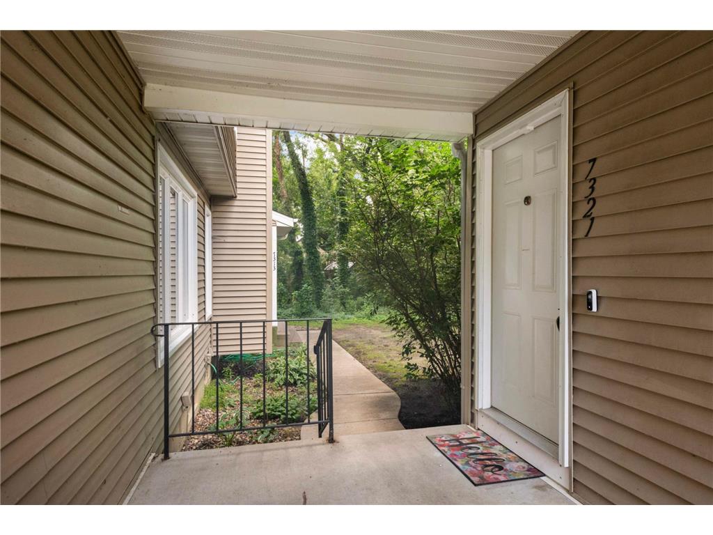 7321 Woodstock Curve Bloomington MN 55438 7049454 image3