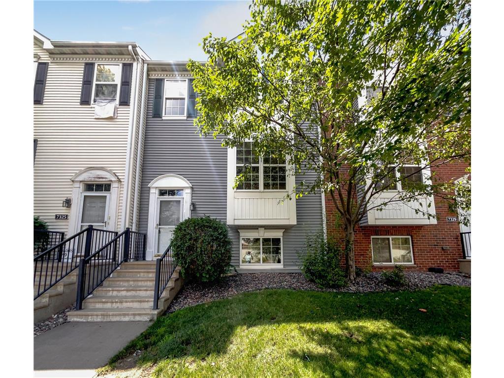 7327 Zane Avenue N Brooklyn Park MN 55443 6572050 image1