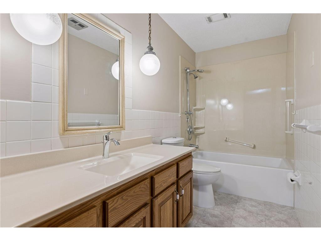 7329 W Franklin Avenue Saint Louis Park MN 55426 7079773 image20