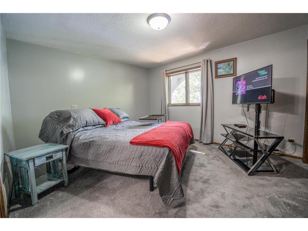 733 11th Street NW Willmar MN 56201 - Foot 7095424 image19