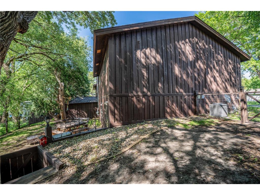 733 11th Street NW Willmar MN 56201 - Foot 7095424 image33