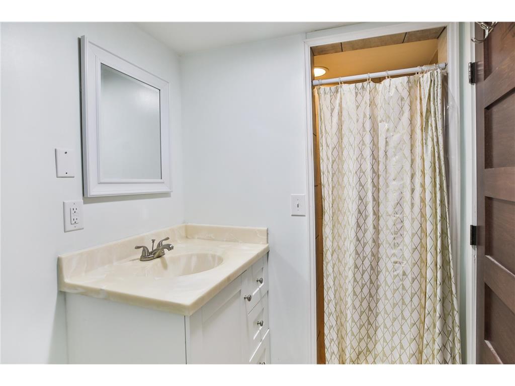 733 E Academy Street Owatonna MN 55060 7042243 image13