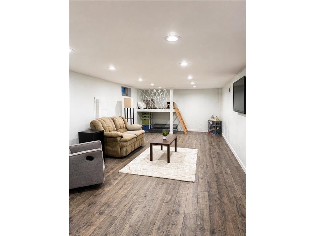 733 E Academy Street Owatonna MN 55060 7042243 image15