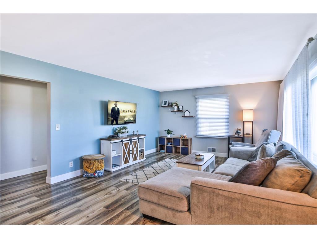 733 E Academy Street Owatonna MN 55060 7042243 image6