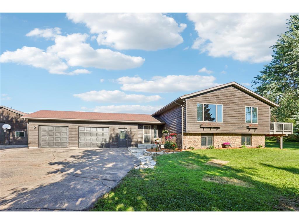 733 N Meadow Drive Hudson WI 54016 6739650 image1