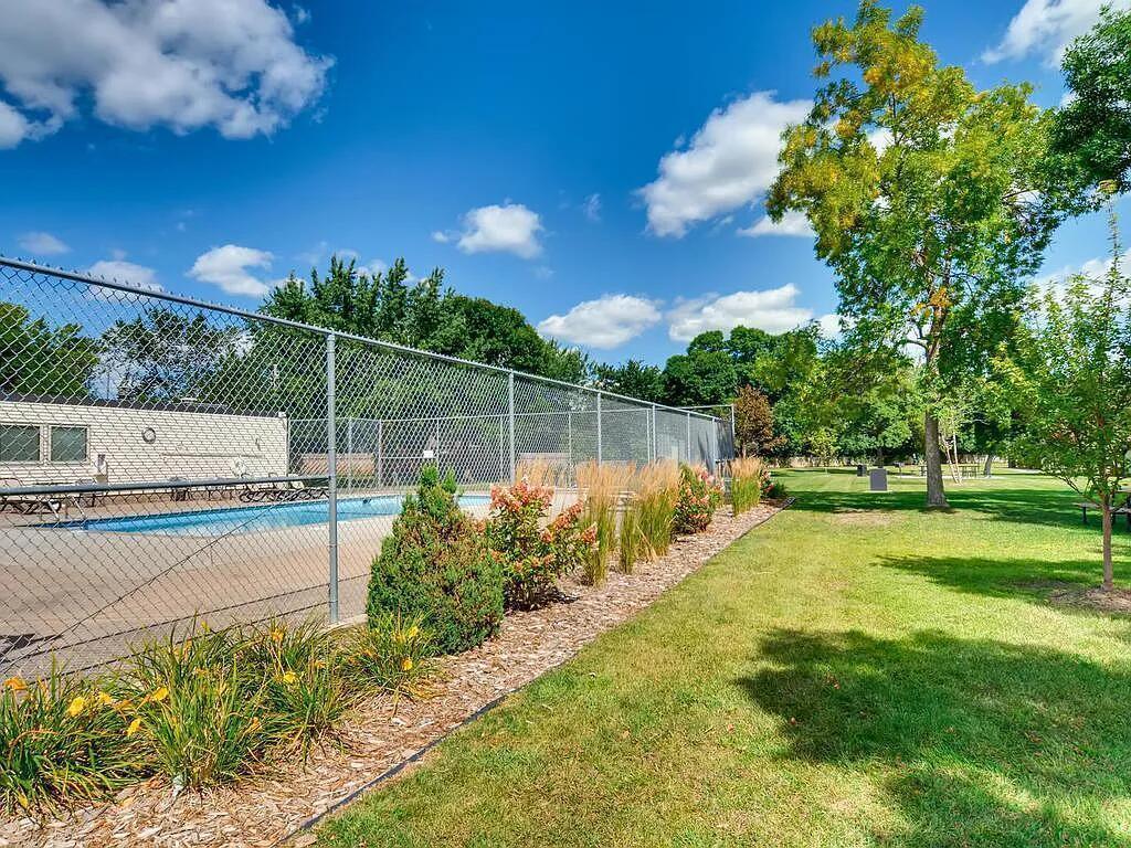 7332 72nd Lane N Brooklyn Park MN 55428 7052202 image17