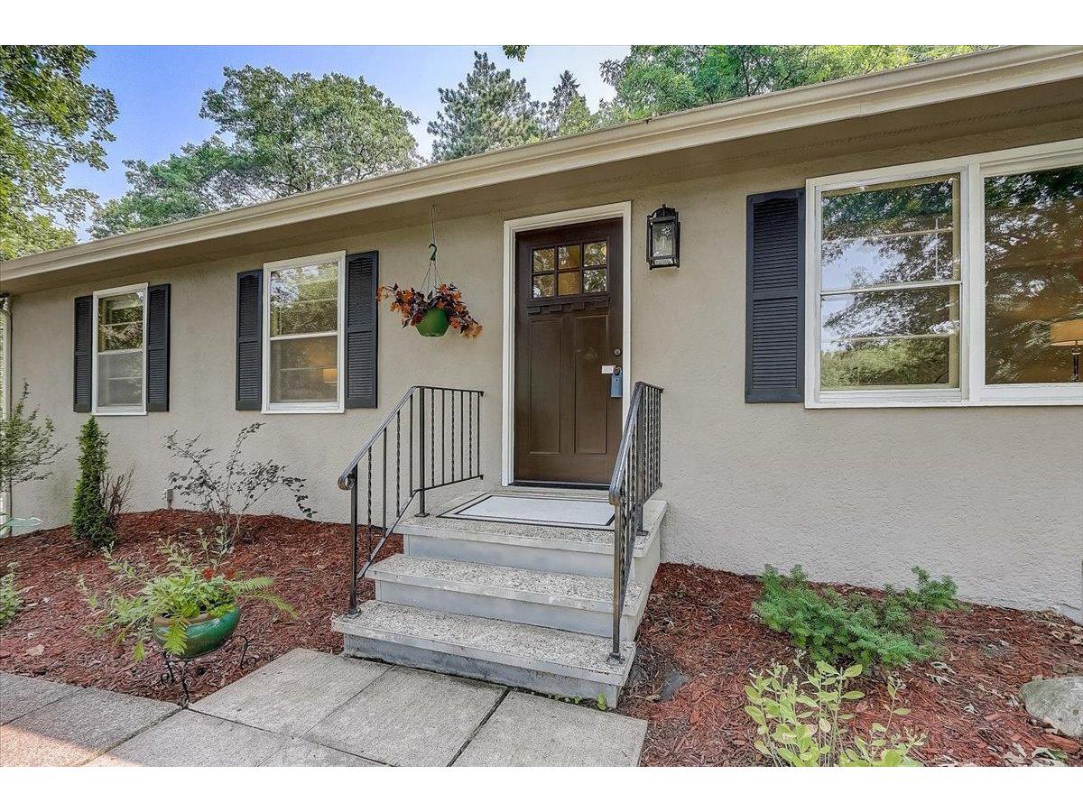 7335 W 86th Street, Bloomington, MN 55438 MLS 6085254 Edina Realty