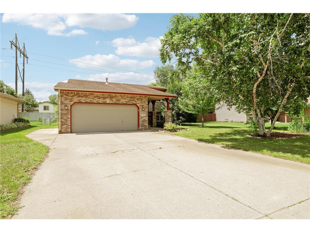 7337 116th Place N Champlin MN 55316 7039286 image1