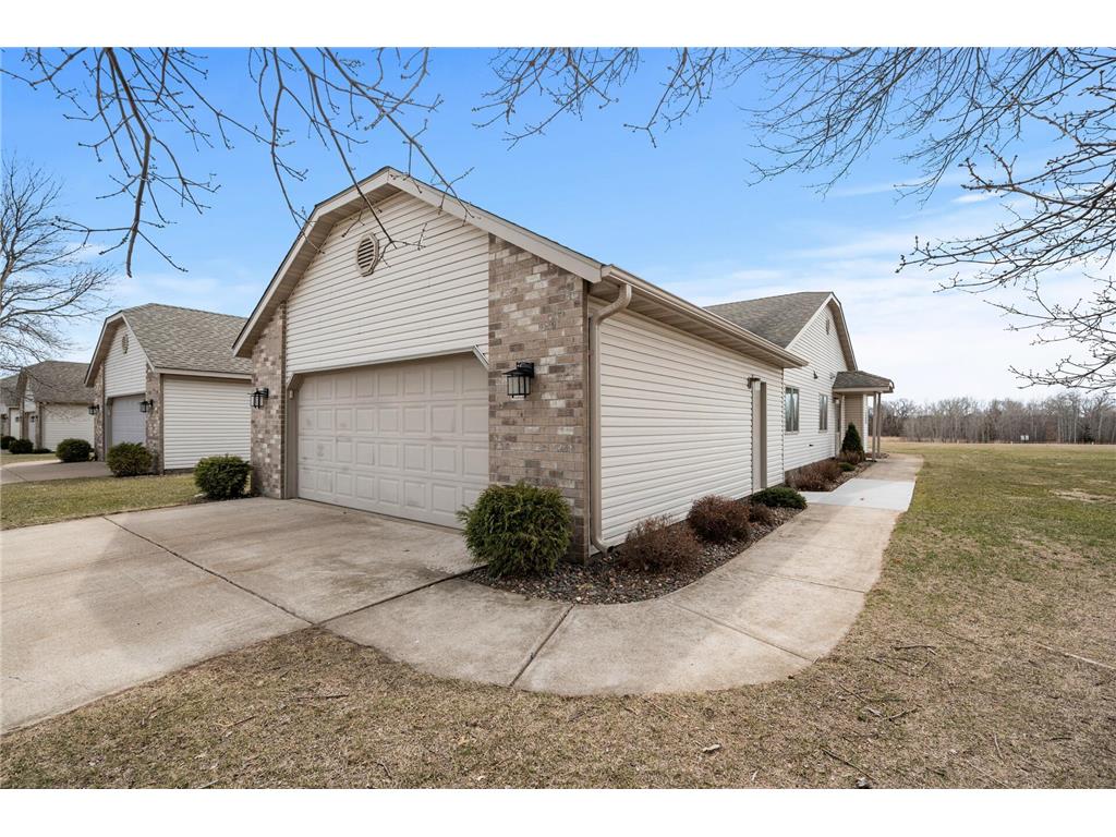 734B Mulligan Drive, Osceola, WI 54020 MLS 6181533 Edina Realty