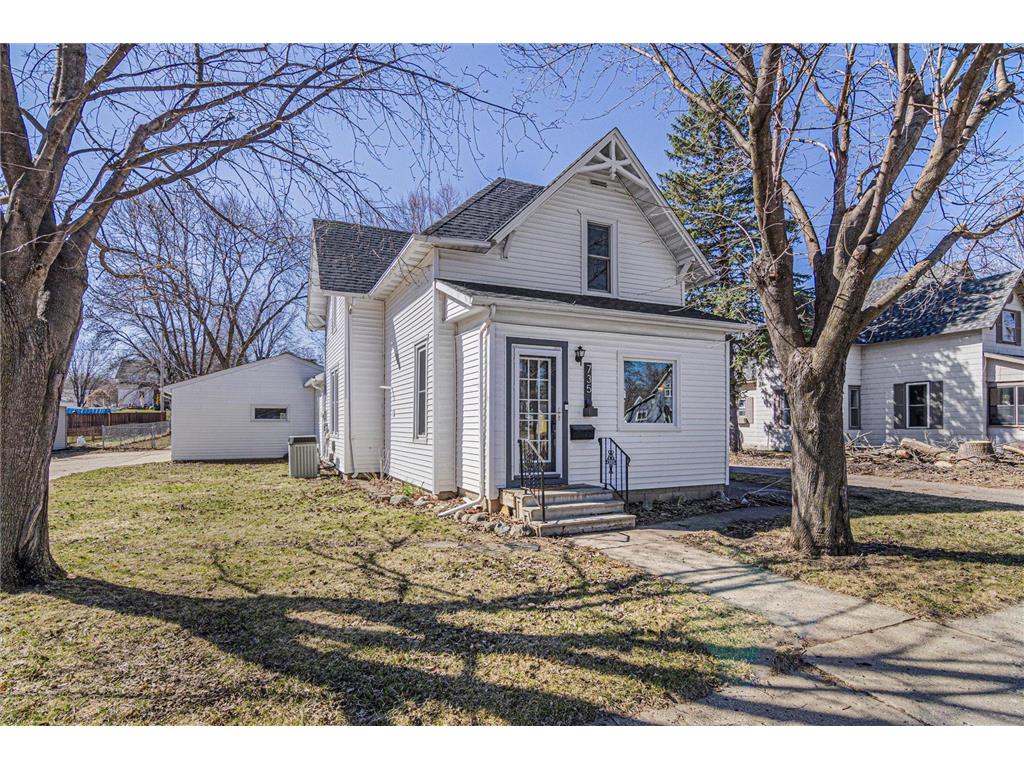 735 Division Street W Faribault MN 55021 6347339 image1