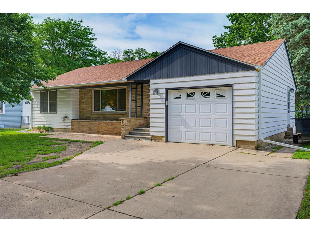 735 E 4th Street Litchfield MN 55355 7094468 image1
