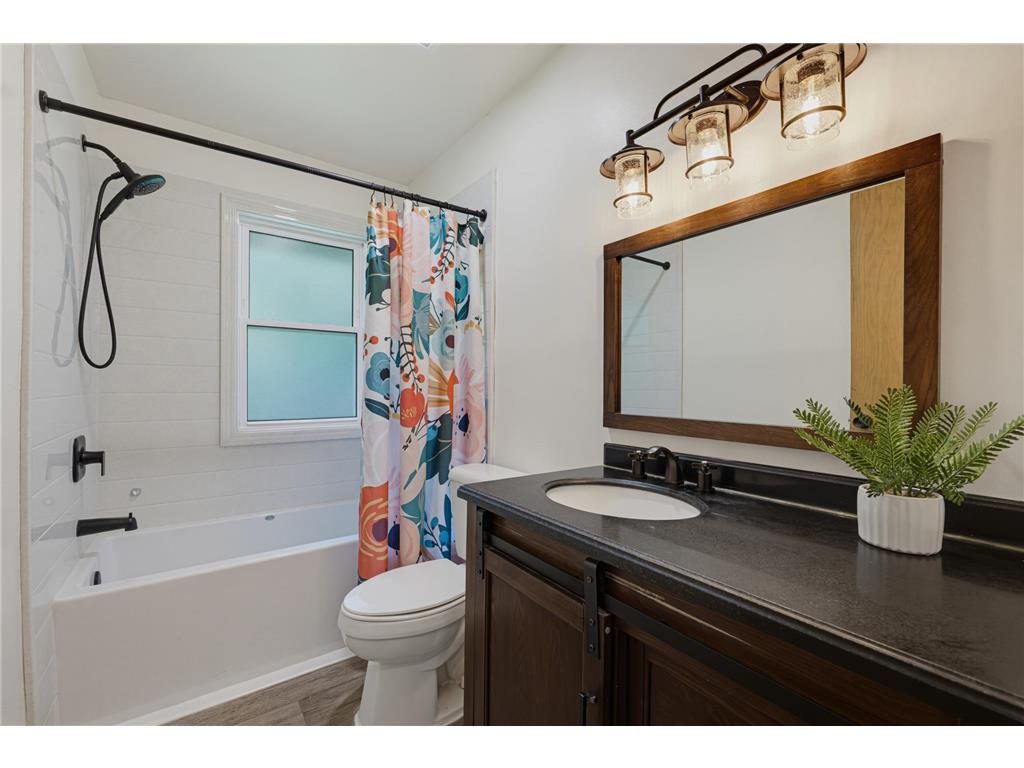 735 E 4th Street Litchfield MN 55355 7094468 image12