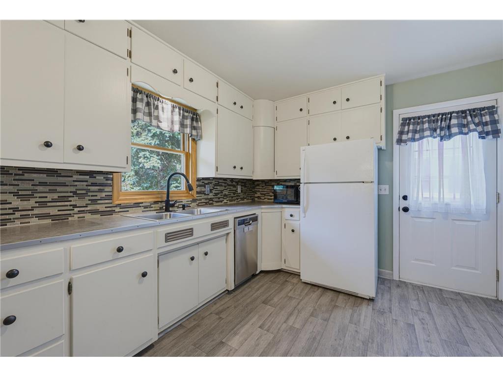 735 E 4th Street Litchfield MN 55355 7094468 image7