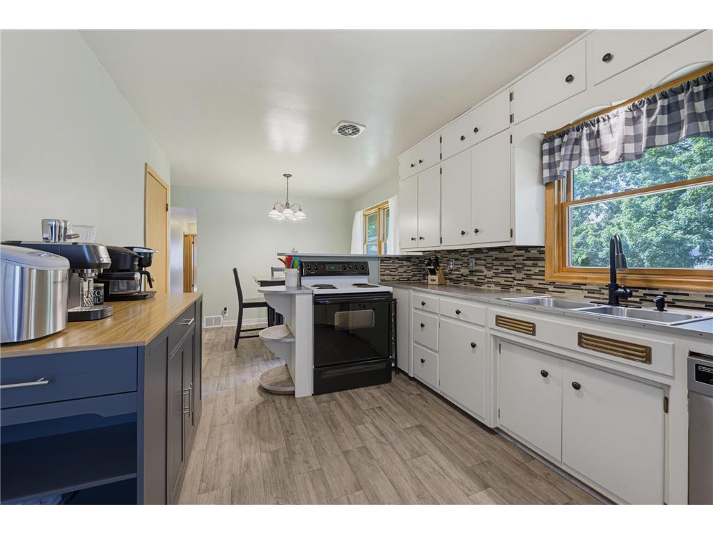 735 E 4th Street Litchfield MN 55355 7094468 image8