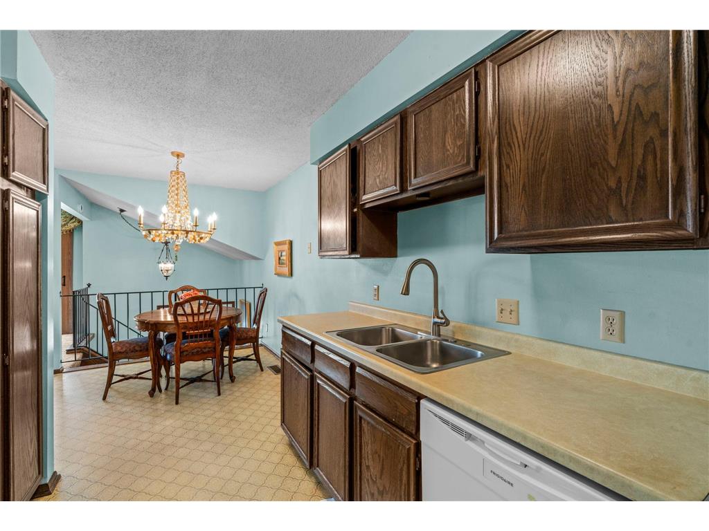 7357 Landau Drive Bloomington MN 55438 7074758 image14