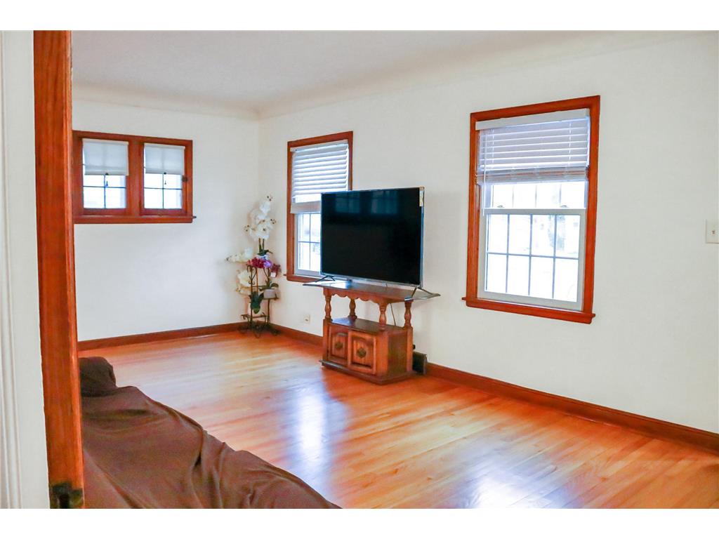736 Cottage Avenue E Saint Paul MN 55106 7058745 image14