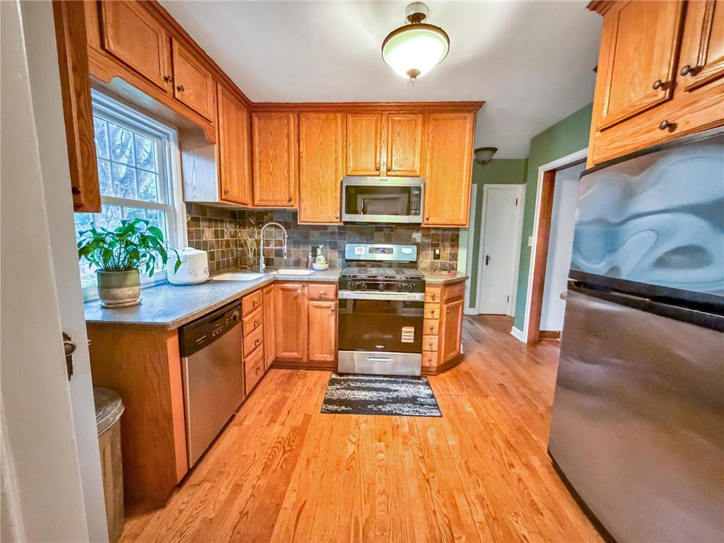 736 Cottage Avenue E Saint Paul MN 55106 7058745 image16