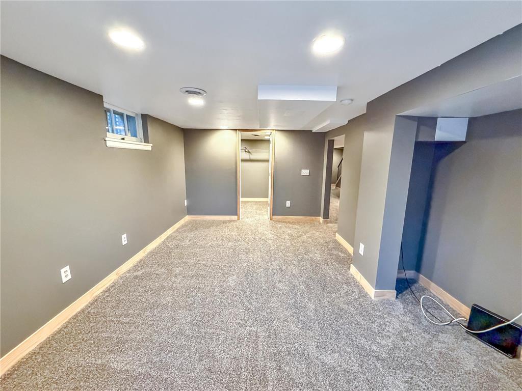 736 Cottage Avenue E Saint Paul MN 55106 7058745 image38