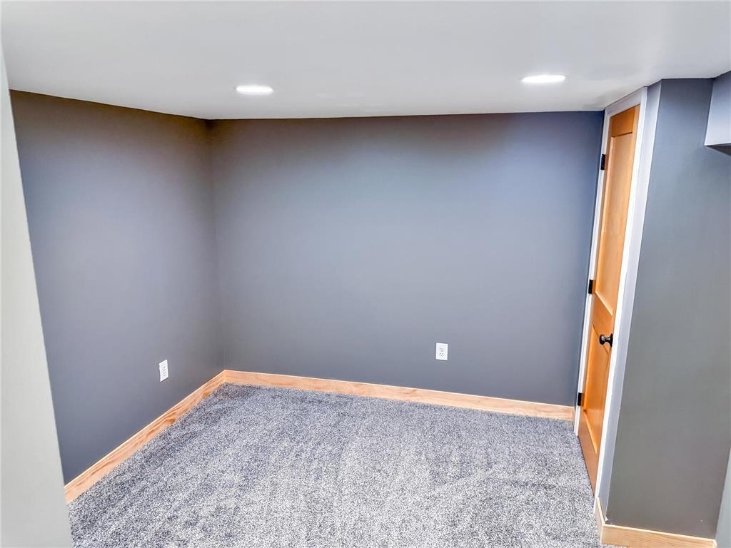 736 Cottage Avenue E Saint Paul MN 55106 7058745 image39