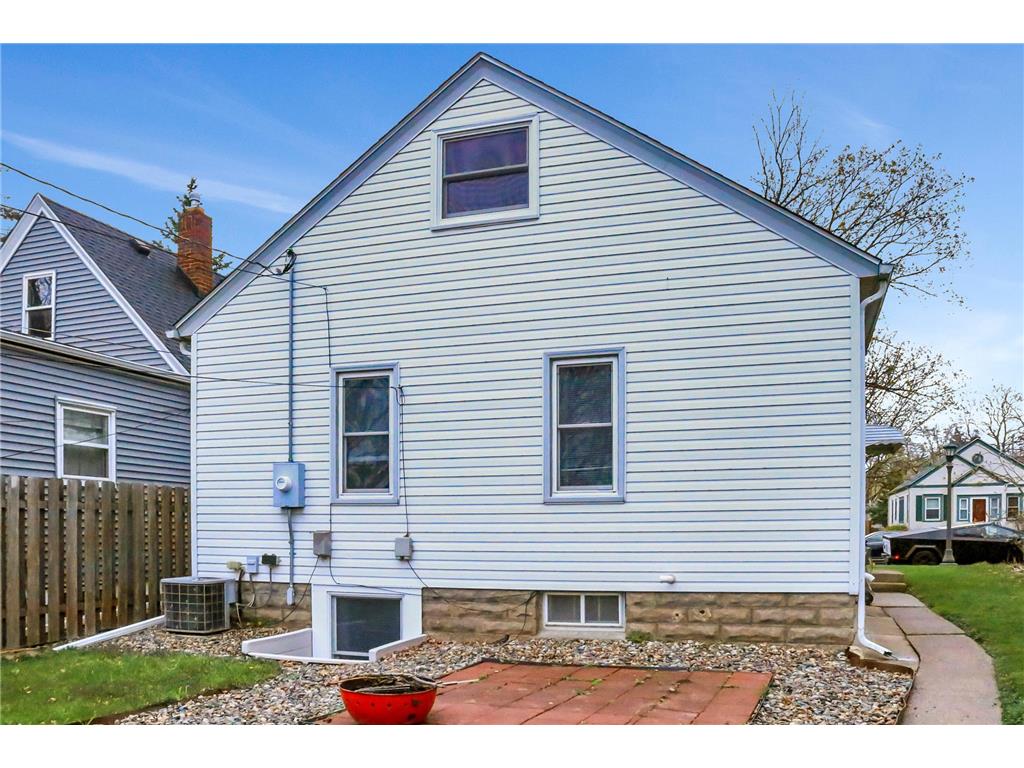 736 Cottage Avenue E Saint Paul MN 55106 7058745 image5