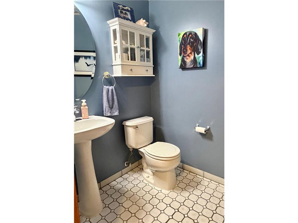 736 E Nicollet Boulevard Burnsville MN 55337 7060101 image10