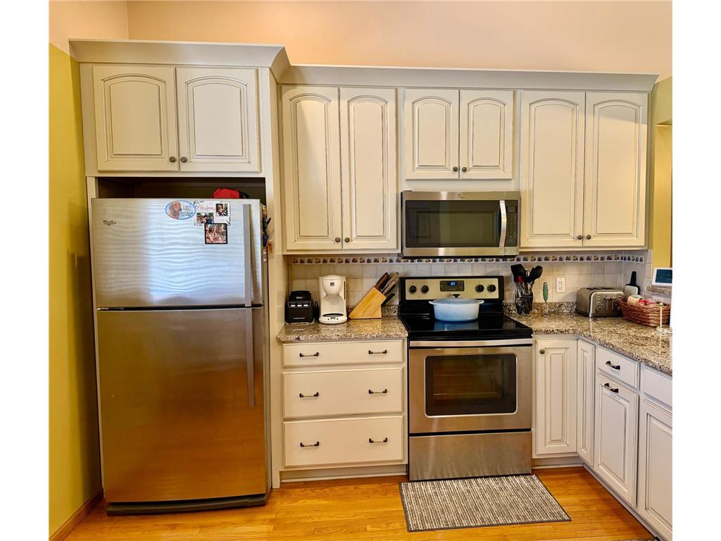 736 E Nicollet Boulevard Burnsville MN 55337 7060101 image5