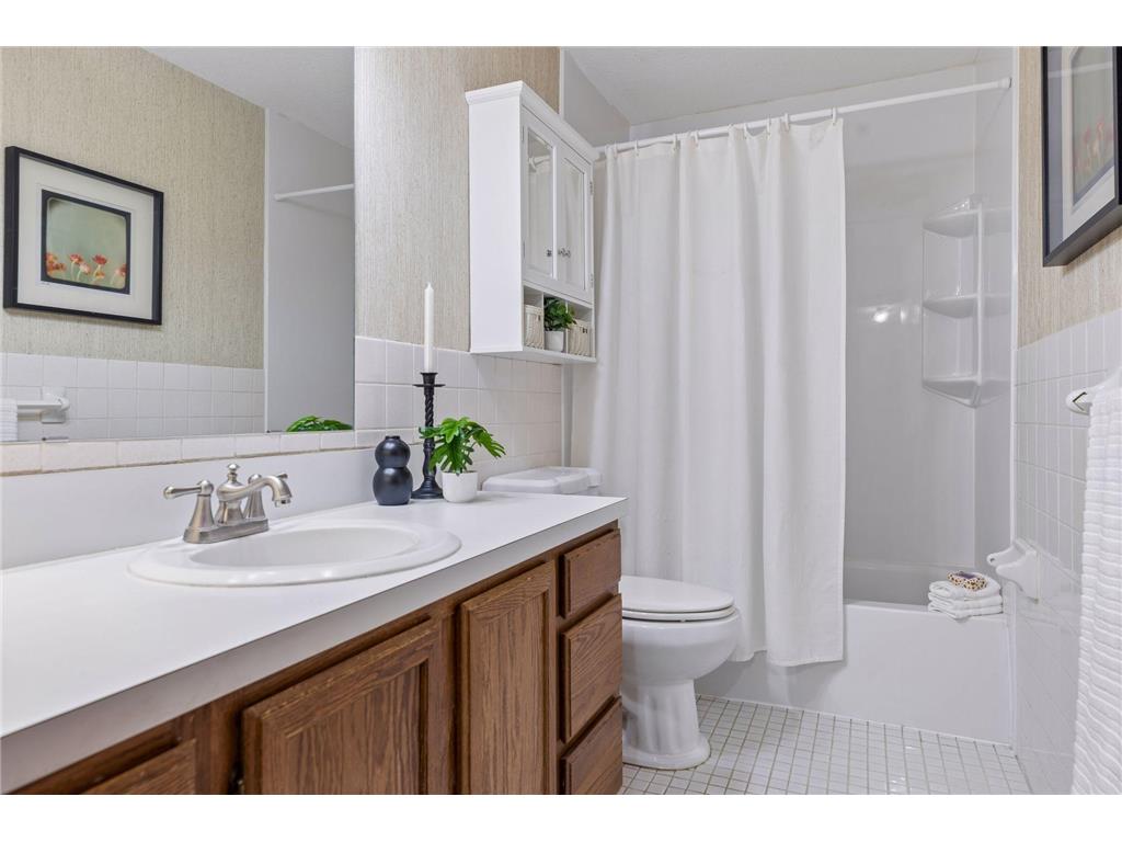 7361 W Franklin Avenue Saint Louis Park MN 55426 7038086 image20