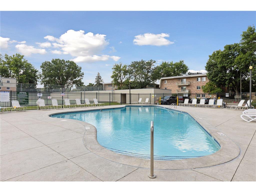 7361 W Franklin Avenue Saint Louis Park MN 55426 7038086 image40