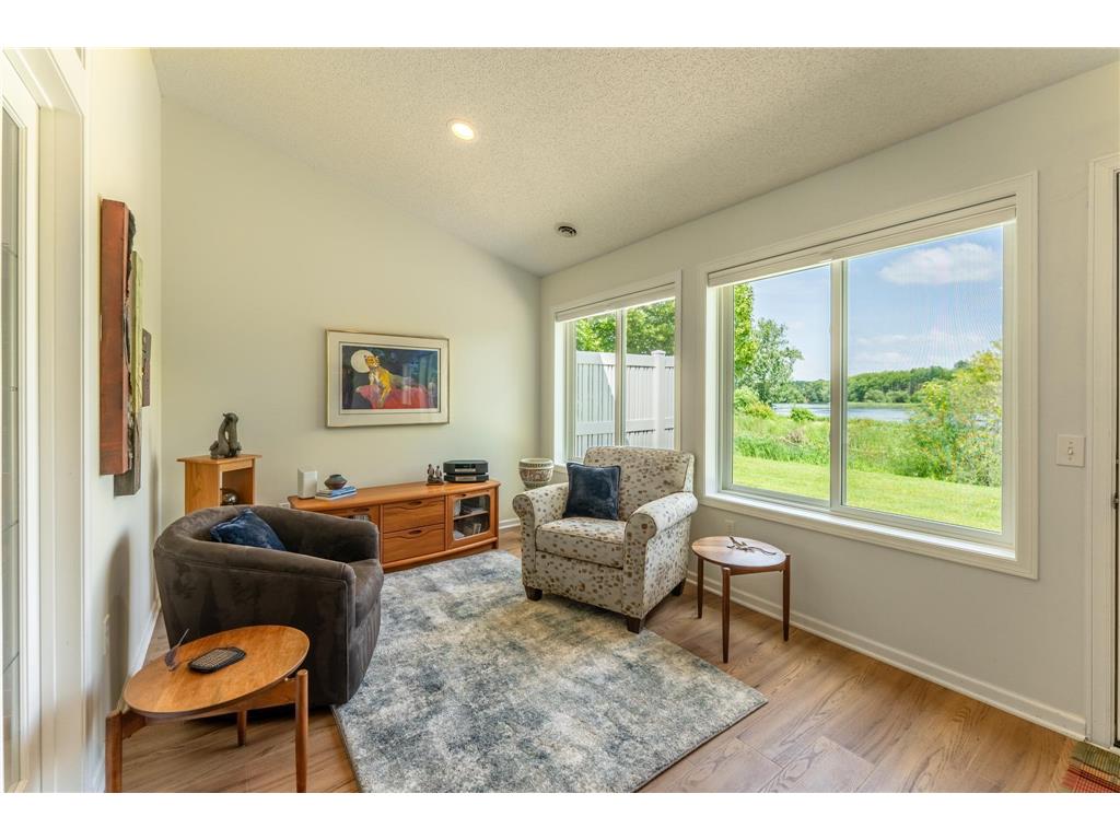 737 Markgrafs Lake Draw Woodbury MN 55129 - Markgrafs 7100459 image10