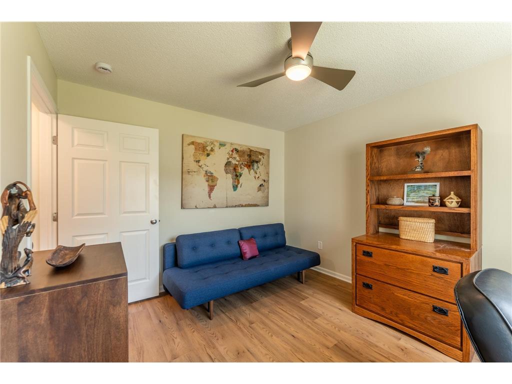 737 Markgrafs Lake Draw Woodbury MN 55129 - Markgrafs 7100459 image16