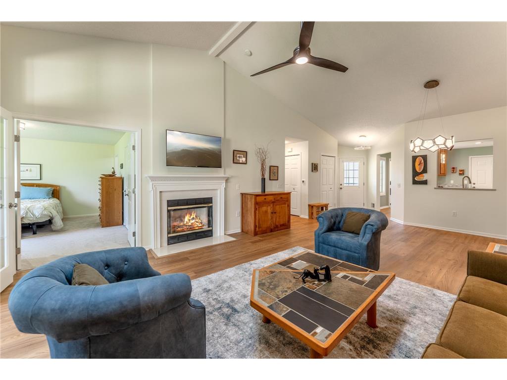 737 Markgrafs Lake Draw Woodbury MN 55129 - Markgrafs 7100459 image8