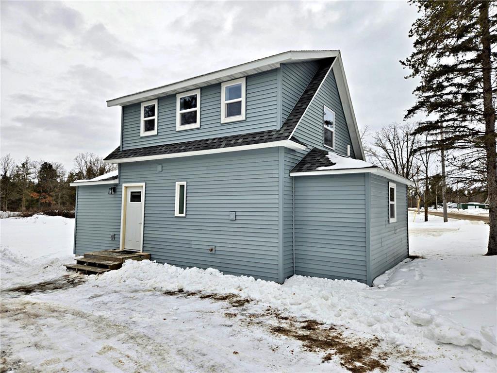 738 1st Street NE Menahga MN 56464 7005960 image1