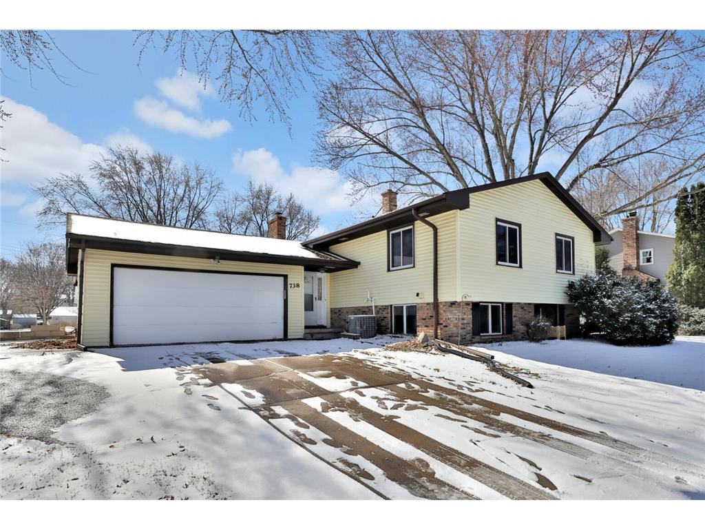 738 County Road B E Maplewood MN 55117 7030864 image1