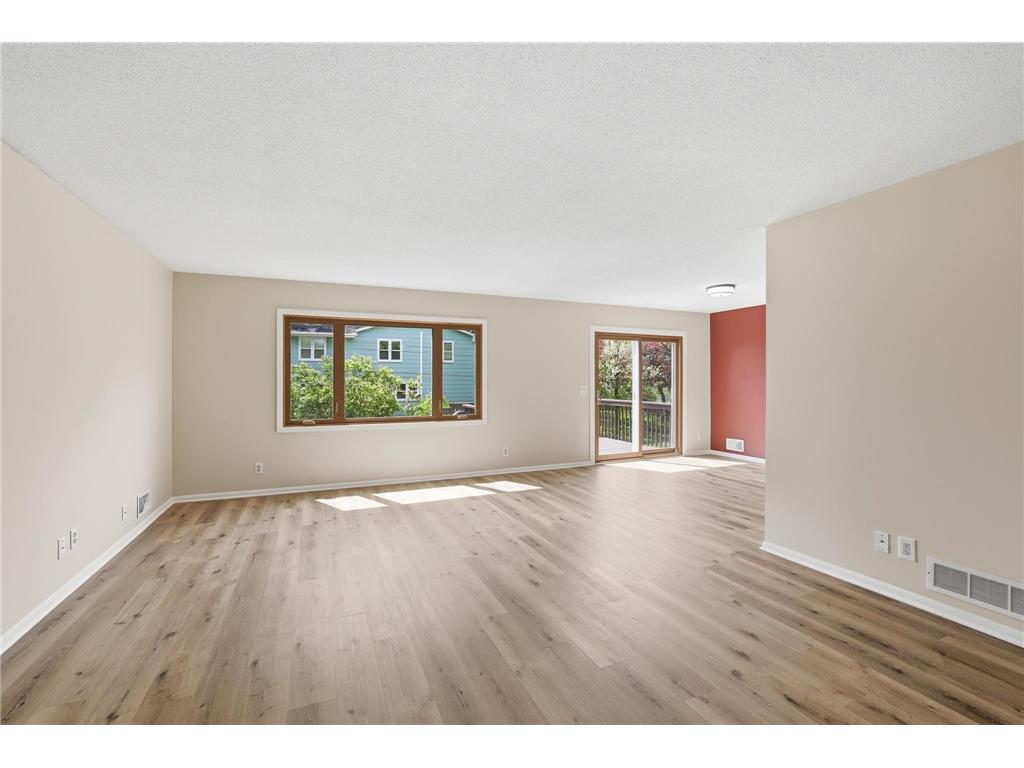 738 County Road B E Maplewood MN 55117 7068119 image11