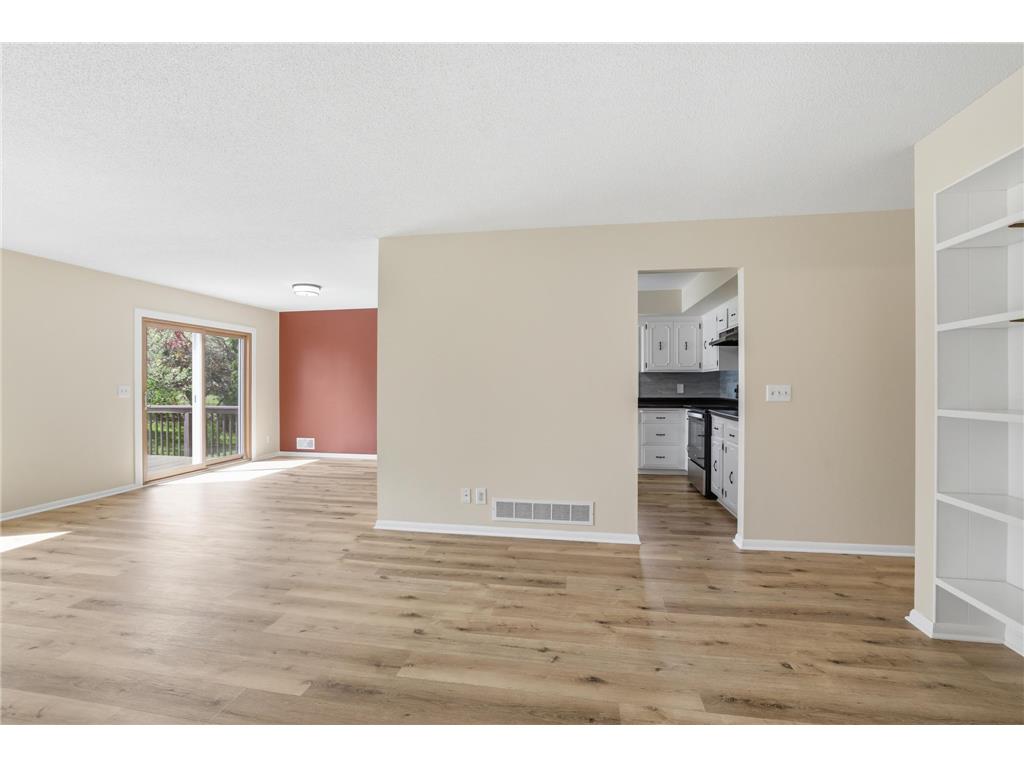738 County Road B E Maplewood MN 55117 7068119 image12