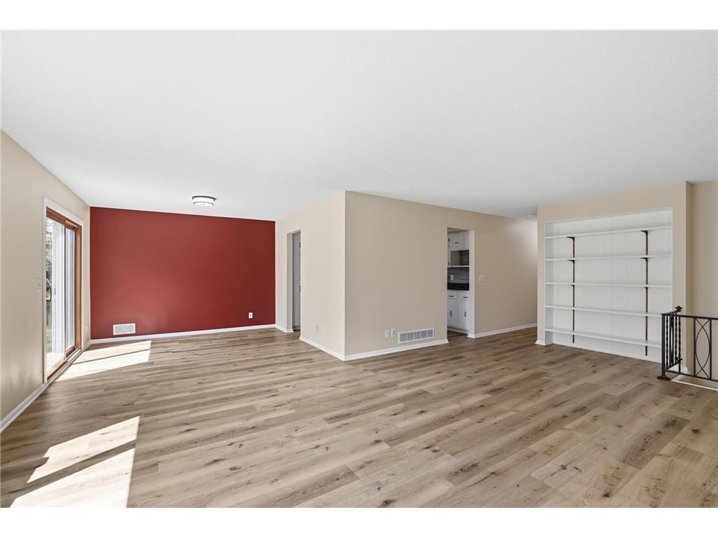 738 County Road B E Maplewood MN 55117 7068119 image13