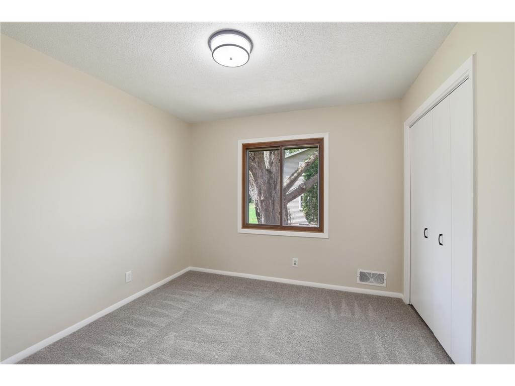 738 County Road B E Maplewood MN 55117 7068119 image20