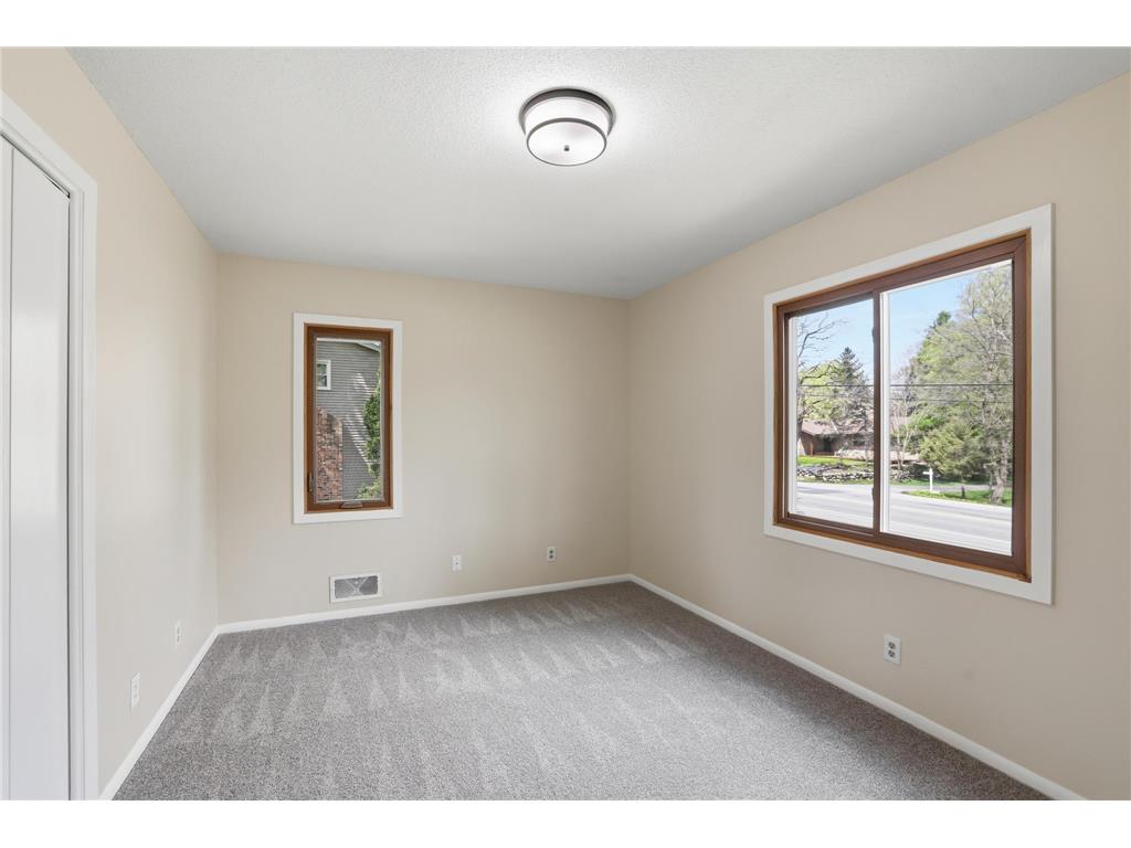 738 County Road B E Maplewood MN 55117 7068119 image22