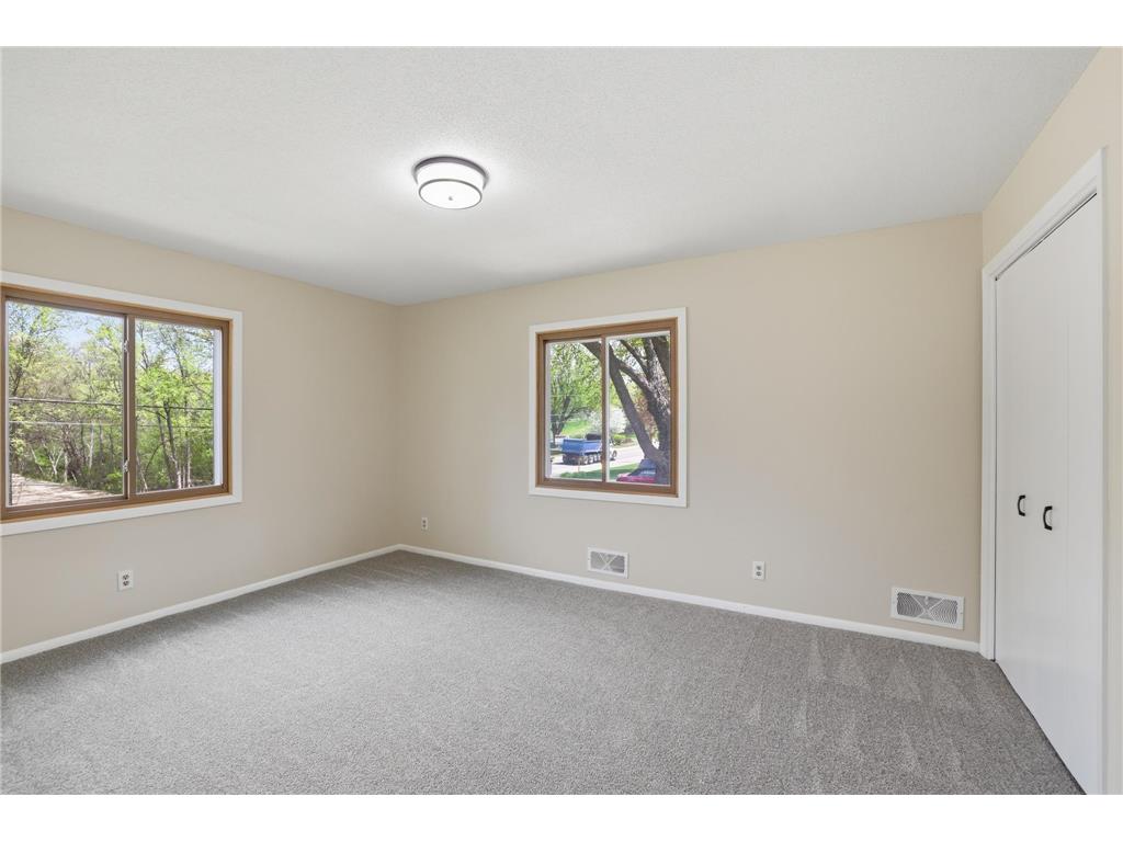 738 County Road B E Maplewood MN 55117 7068119 image23