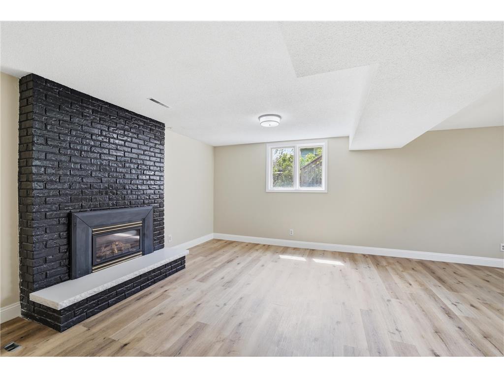 738 County Road B E Maplewood MN 55117 7068119 image26