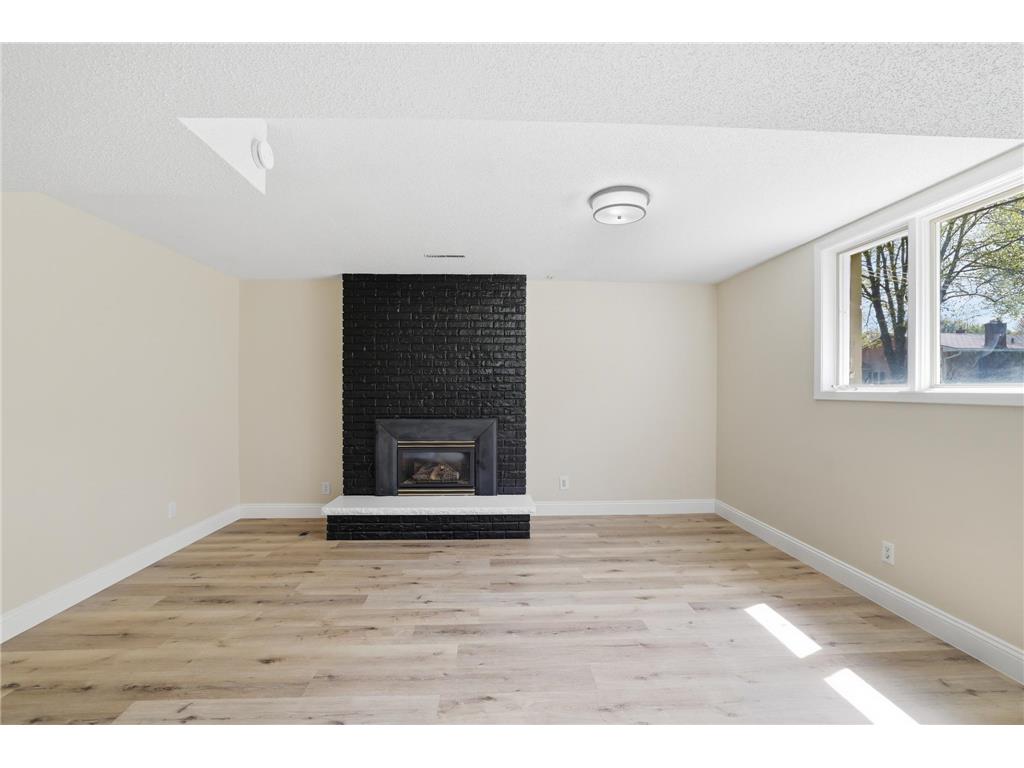 738 County Road B E Maplewood MN 55117 7068119 image28