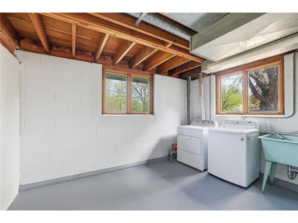 738 County Road B E Maplewood MN 55117 7068119 image32