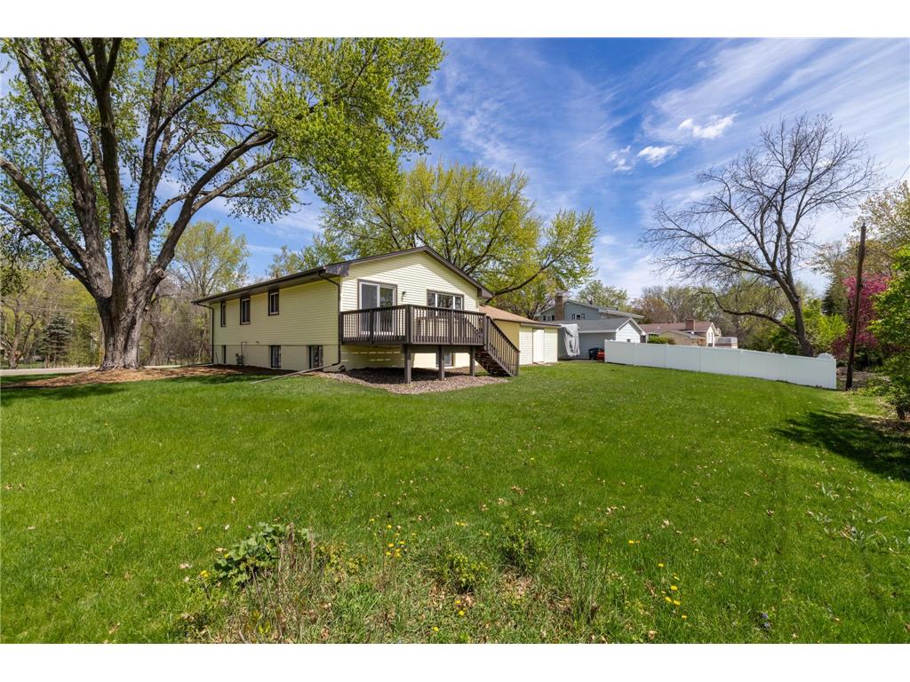 738 County Road B E Maplewood MN 55117 7068119 image4