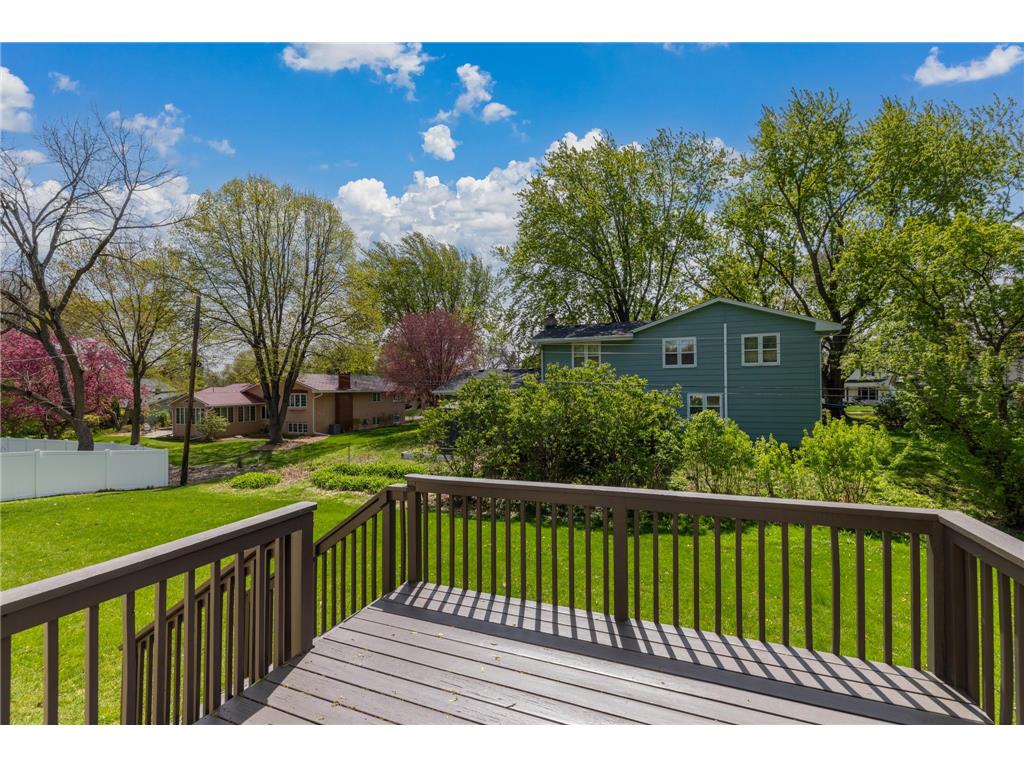 738 County Road B E Maplewood MN 55117 7068119 image5