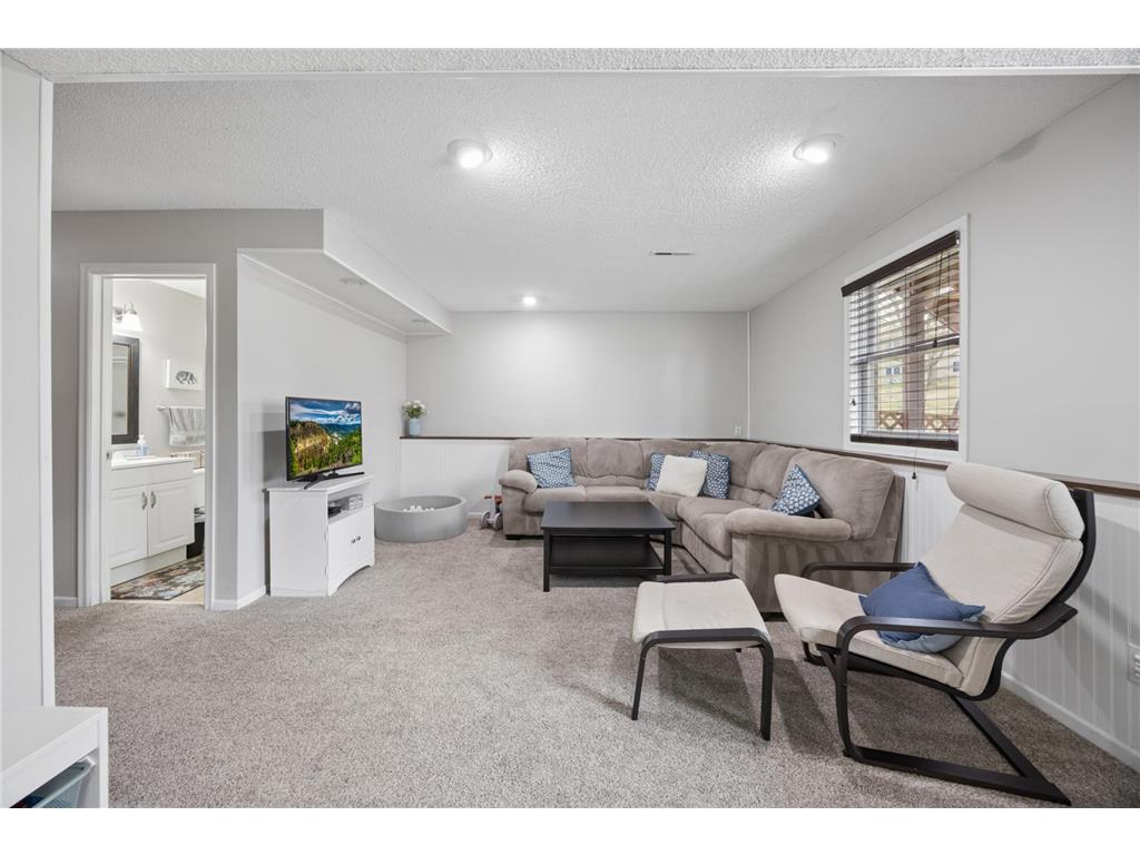 738 N Hay Lake Road Eagan MN 55123 7023522 image12