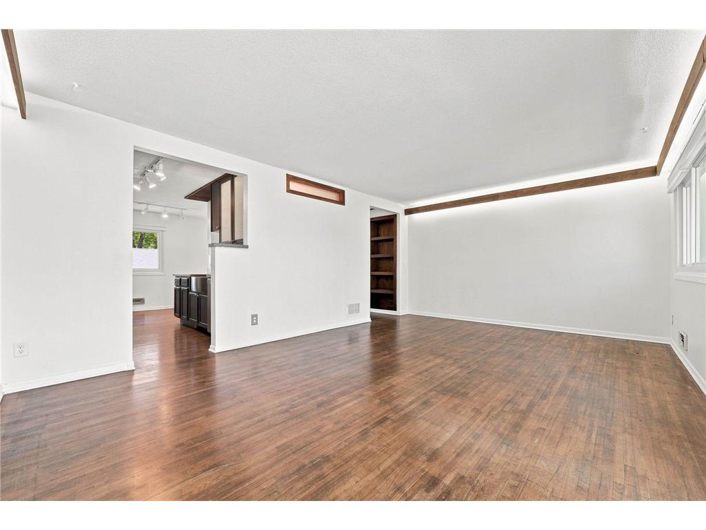 7384 143rd Street Court Apple Valley MN 55124 7106381 image2