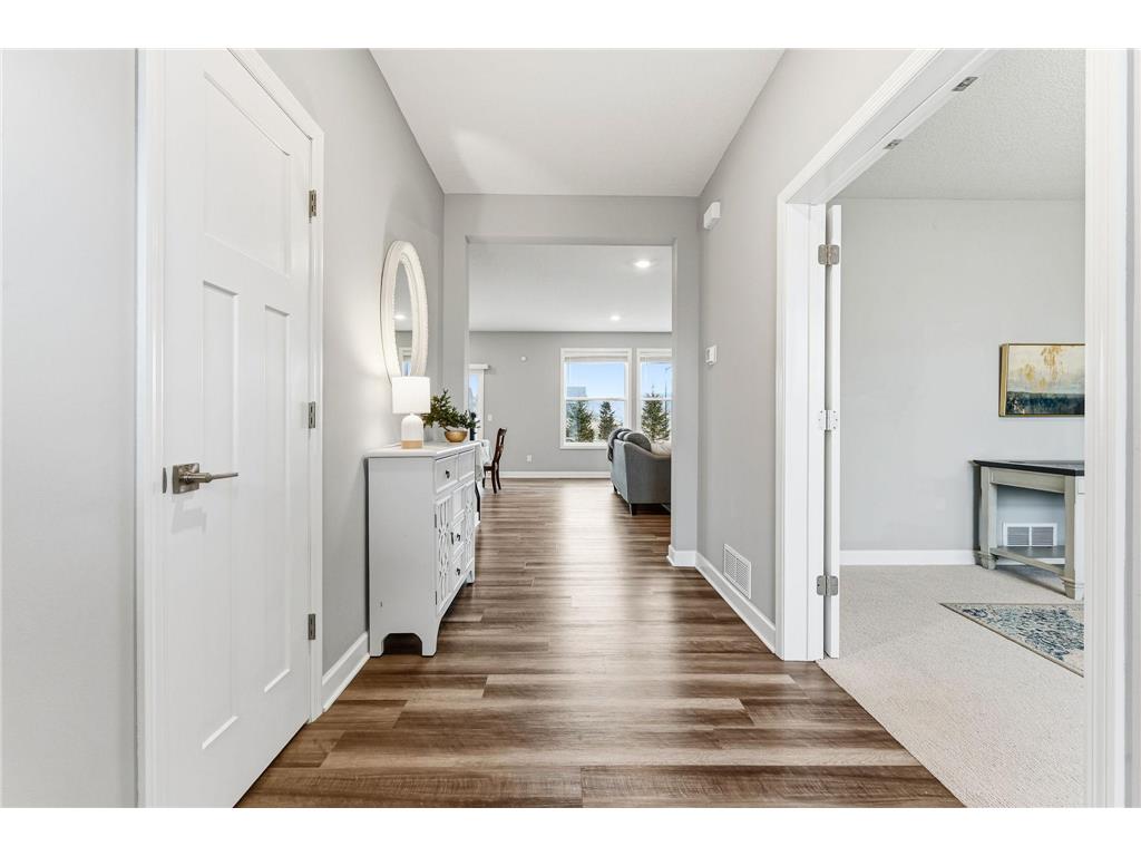 7385 203rd Street W Lakeville MN 55044 7023375 image4